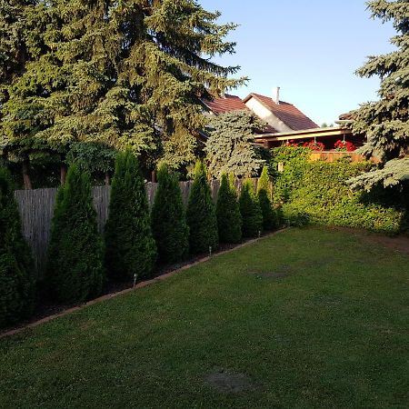 Nador Apartman Apartment Balatonlelle Exterior foto