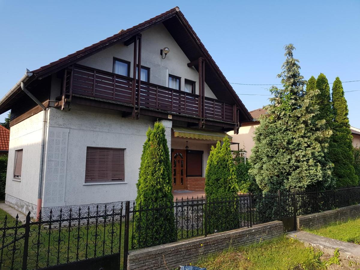 Nador Apartman Apartment Balatonlelle Exterior foto